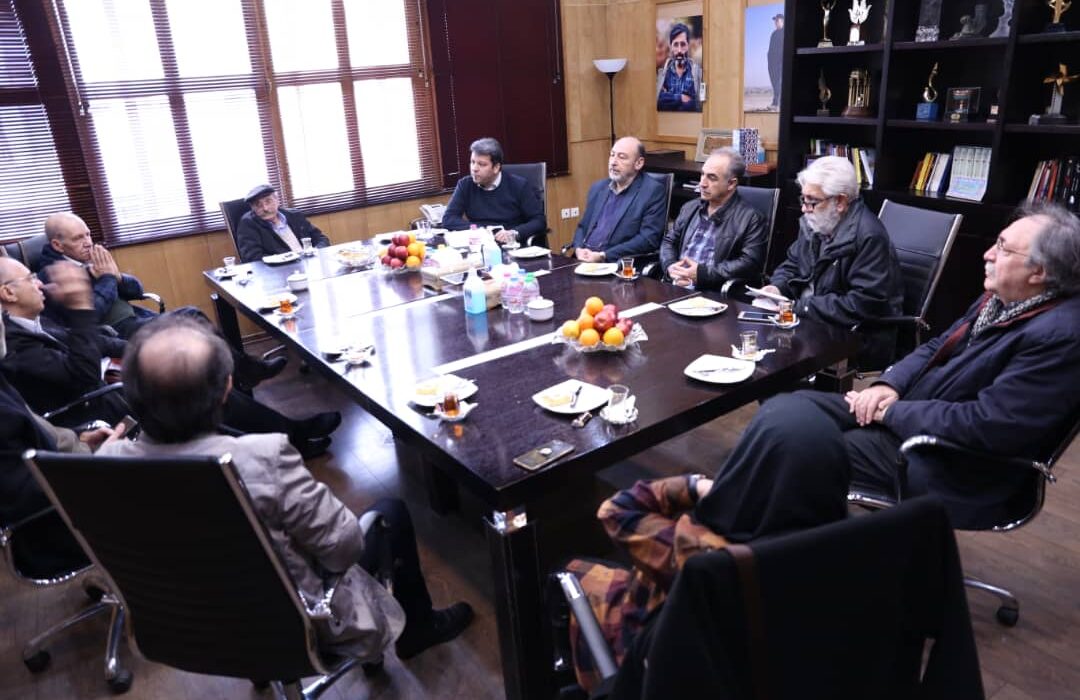 گفتگوی صمیمانه سینماگران مسیحی با محمد خزاعی رییس سازمان سینمایی کشور