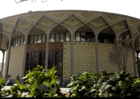 اجرای ۶۵ نمایش صحنه‌ای در تهران و ۳۰۰ اثر در شهرستان‌ها