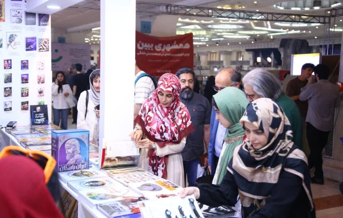 گزارش تصویری/ بازدید معاون هنری وزارت فرهنگ از نمایشگاه کتاب تهران
