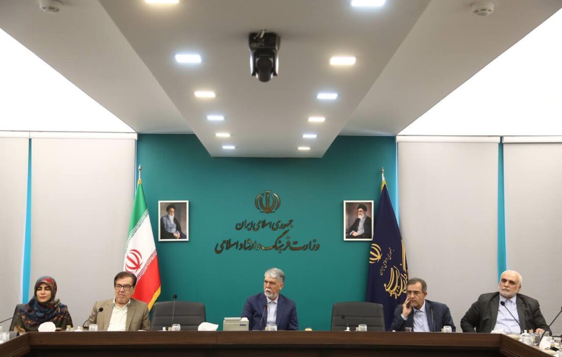 صالحی: فرصت‌های هنری و اقتصادی قابل توجهی در هنرهای تجسمی وجود دارد