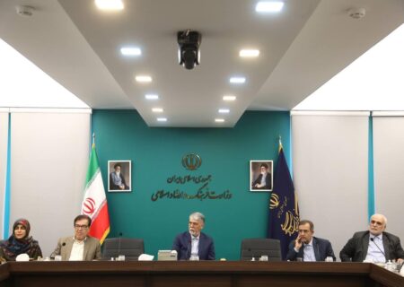 صالحی: فرصت‌های هنری و اقتصادی قابل توجهی در هنرهای تجسمی وجود دارد